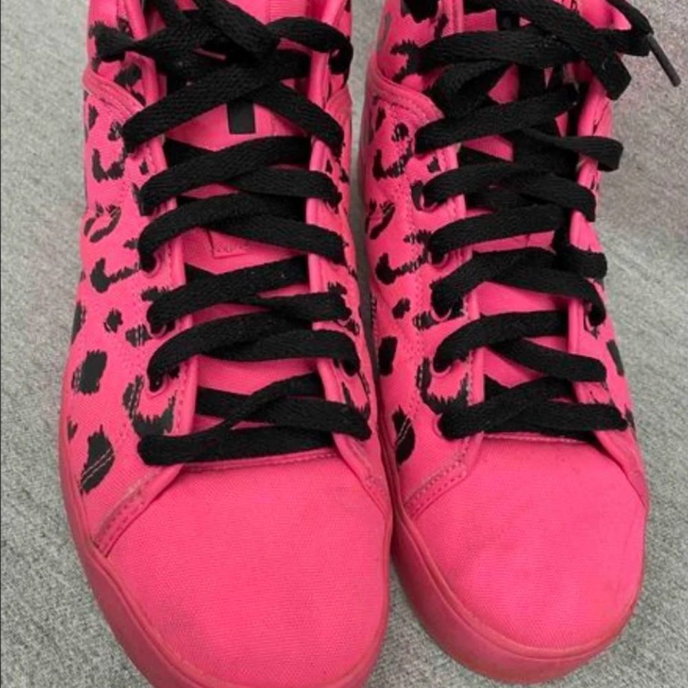 Reebok T-RAWW Tyga Cheetah Rare Limited Edition Hot Pink Shoes V55631 Mens 8